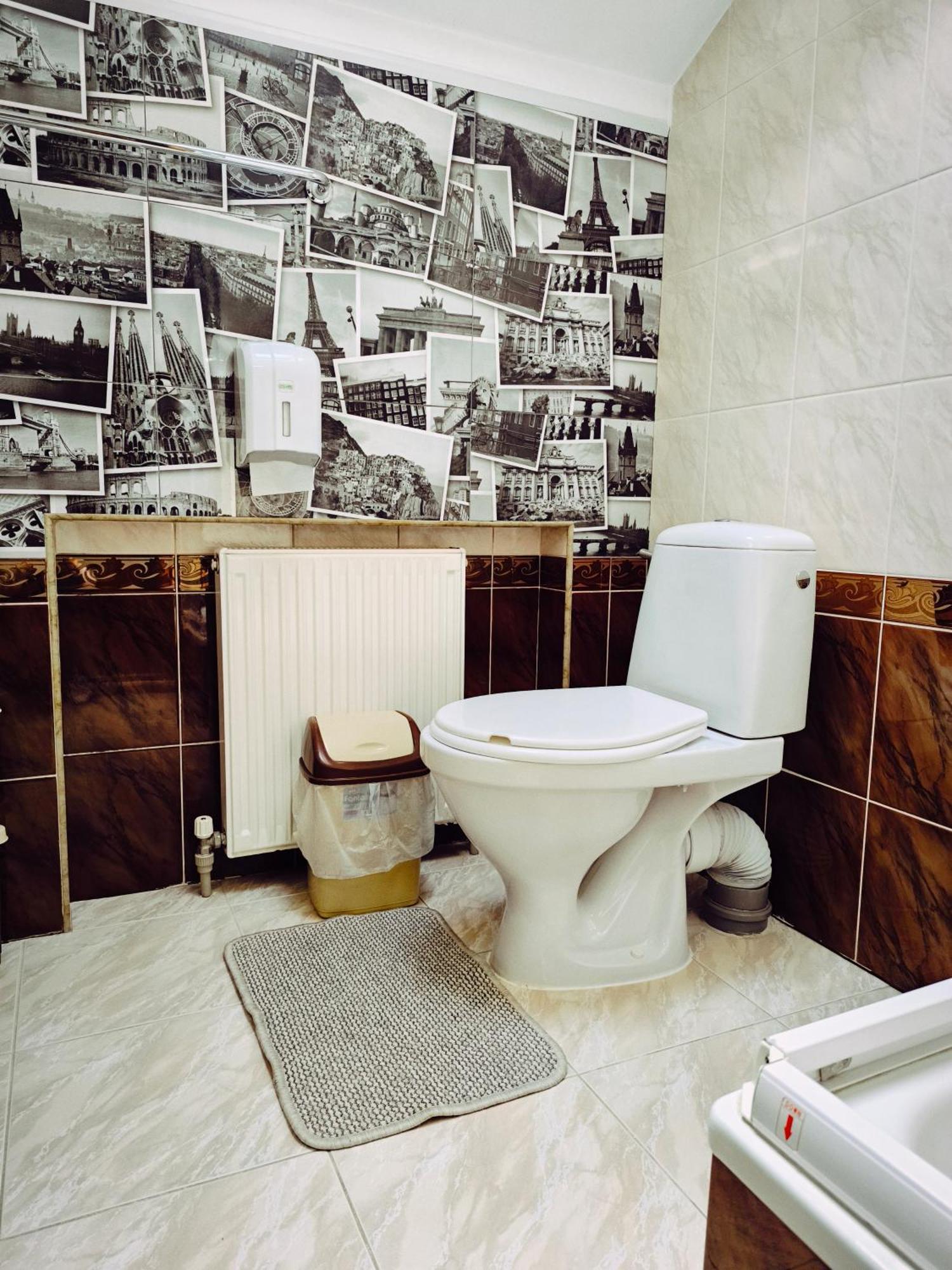 Hotel Delfin Mukacheve Ngoại thất bức ảnh