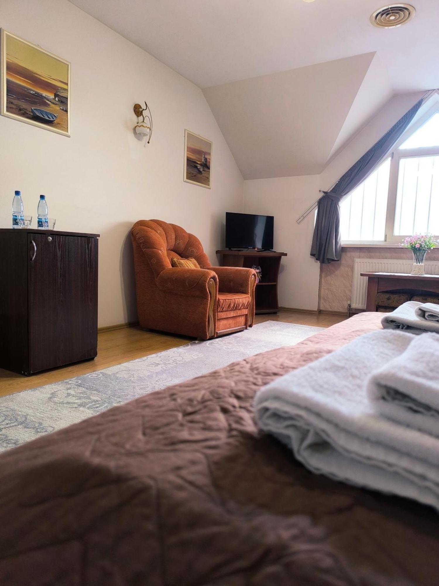 Hotel Delfin Mukacheve Phòng bức ảnh