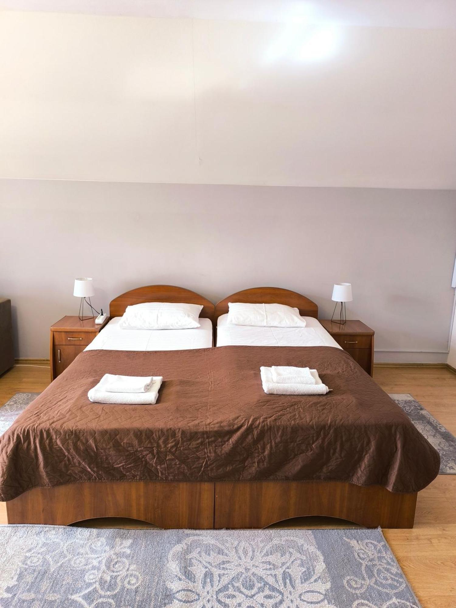 Hotel Delfin Mukacheve Phòng bức ảnh