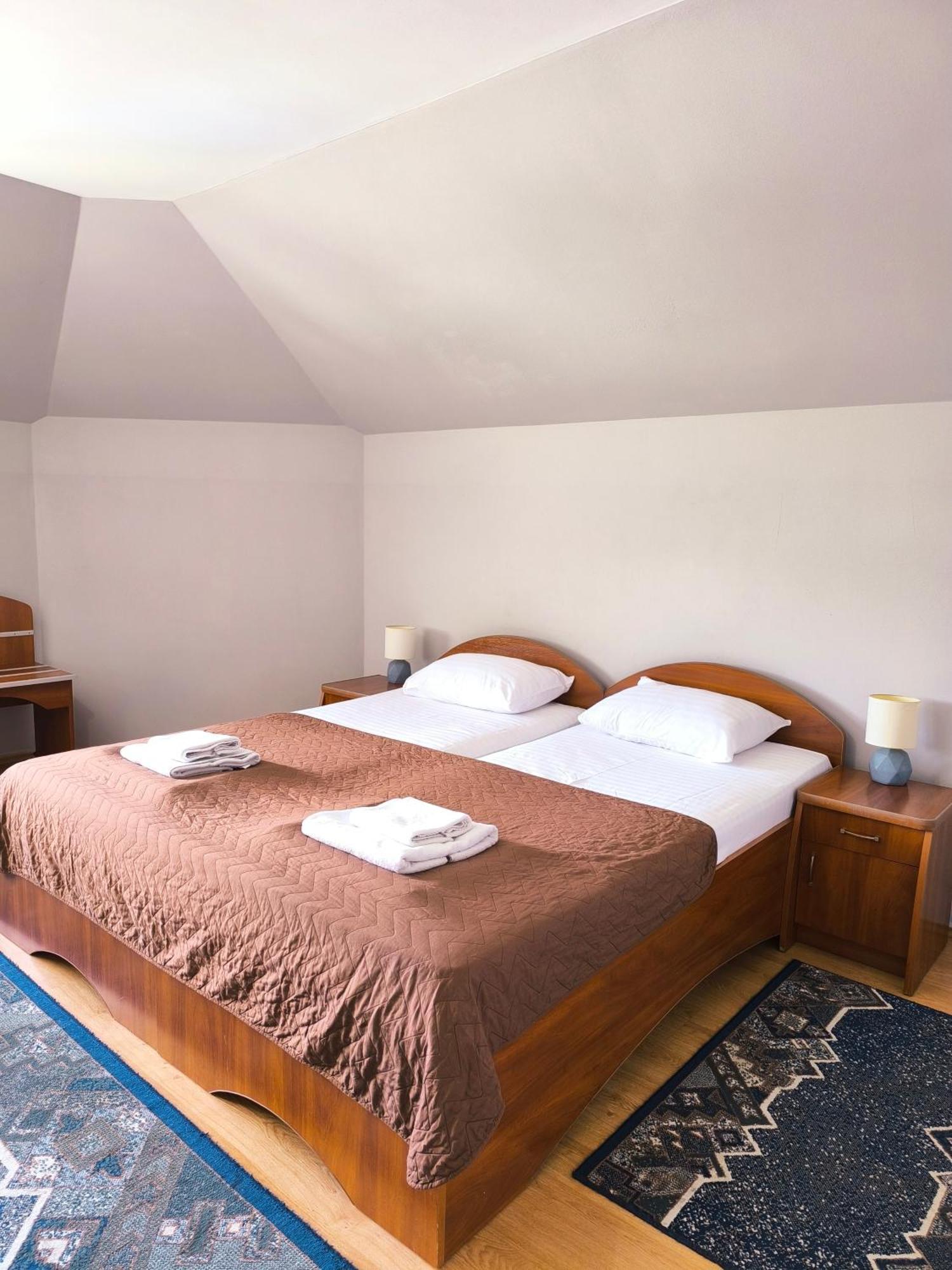 Hotel Delfin Mukacheve Phòng bức ảnh